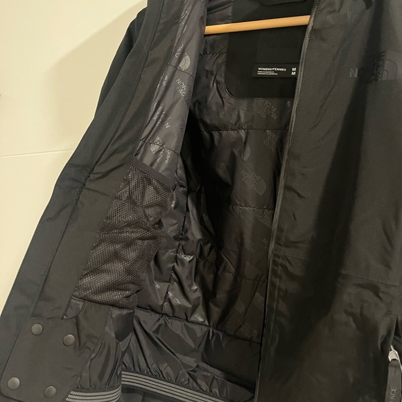 Women's Black WinterJacket - Picture 4 of 11